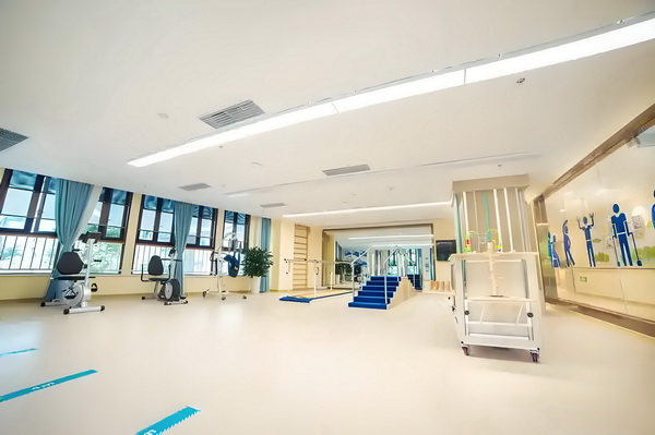 男子为证明实力带60万假存单拉女友准岳父到银行